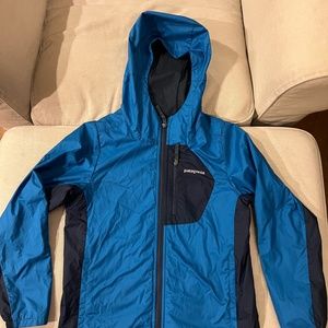 Patagonia kids windbreaker rain jacket